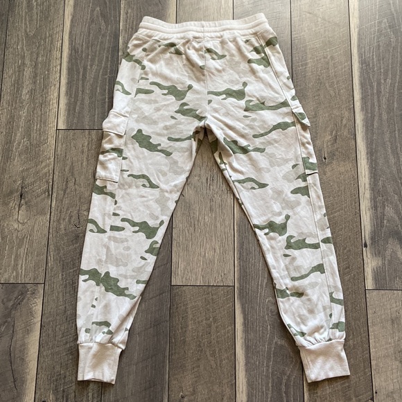 Sundry Camo Boxy Crew & Jogger Set - Picture 8 of 16